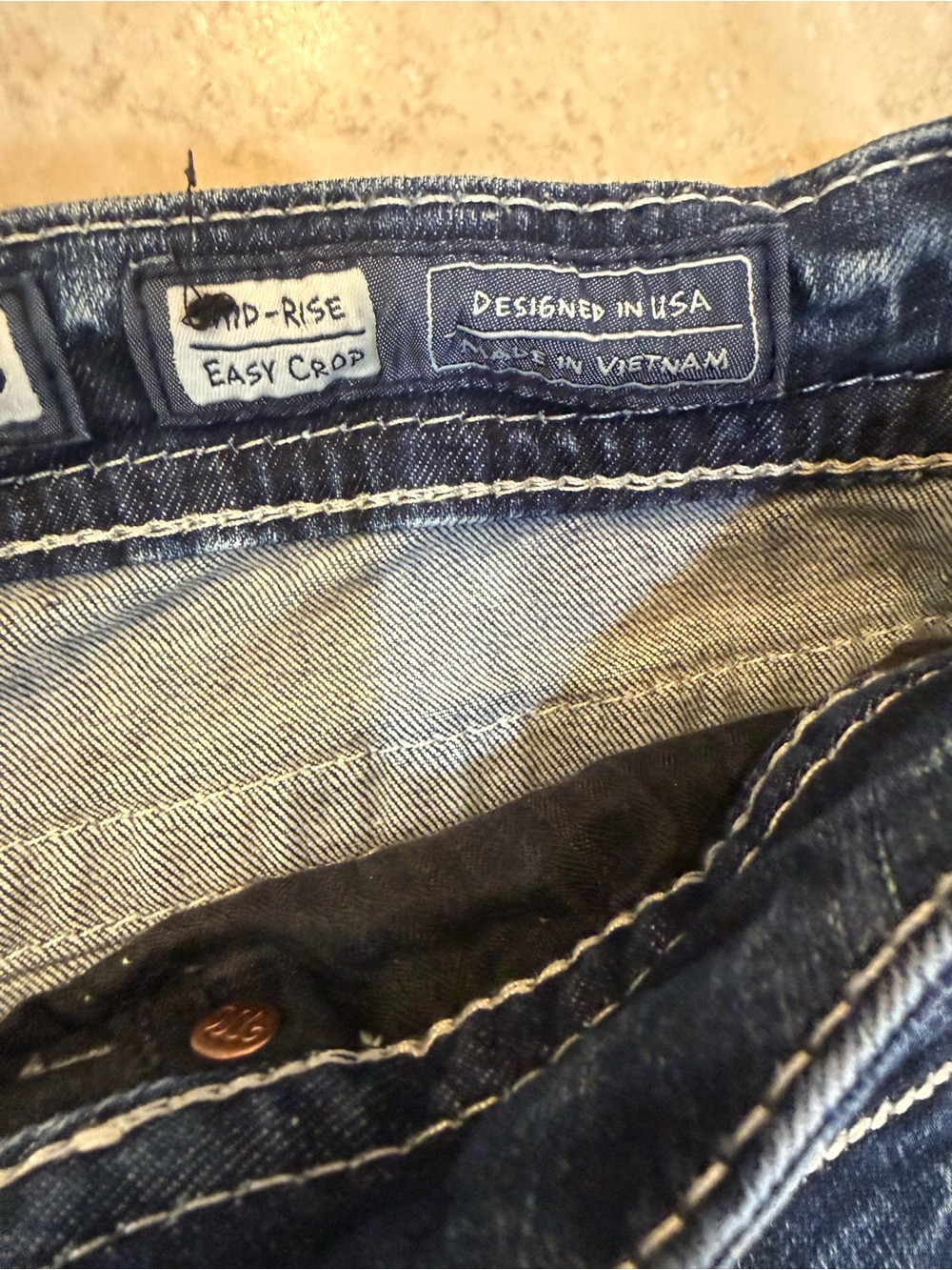 Miss Me Women's Mid-Rise Easy Crop, Distressed, Blue Denim Jeans Size 33 - Picture 5 of 8